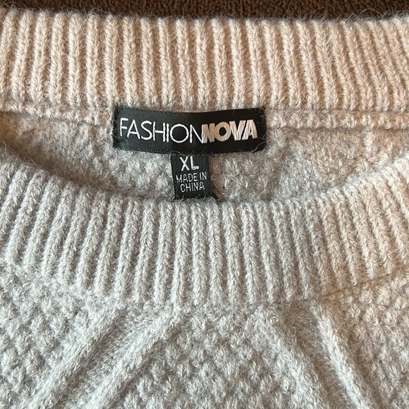 It’s almost sweater weather!! Check out this gray cable cropped sweater!! - Picture 3 of 5